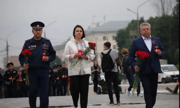 Атаман Алексей Альховик принял участие в возложение цветов на площади Победы.