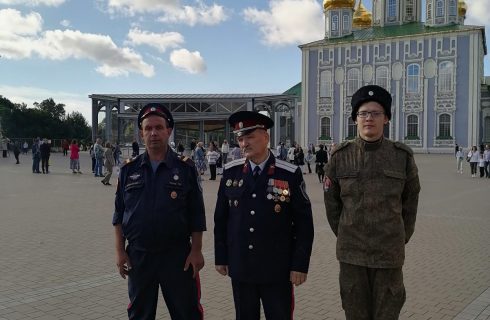 Тульские казаки содействуют полиции в охране общественного порядка на школьных линейках