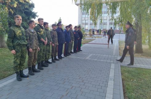 Тульские казаки совместно с кадетами содействуют полиции в  охране общественного порядка на  День города Тулы