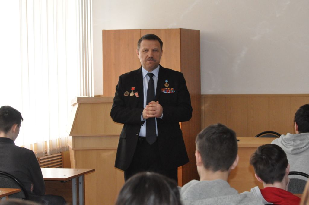 Атаман Альховик рассказал студентам о тульском казачестве