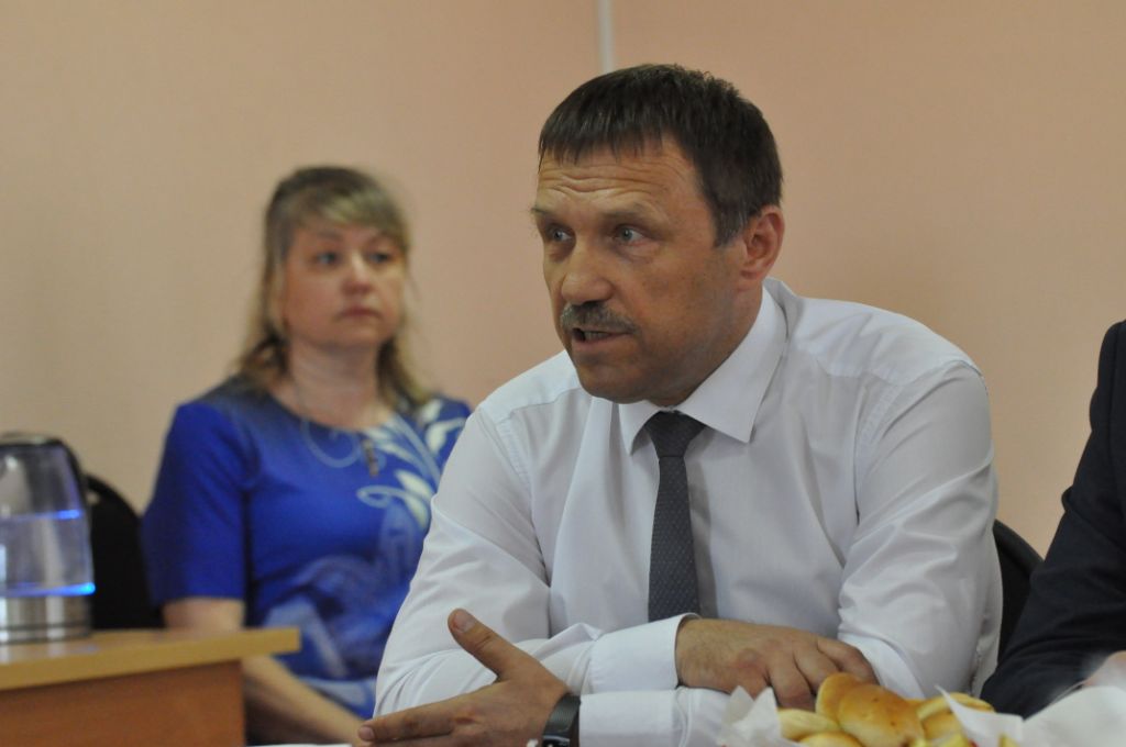 Жители приняли отчёт депутата Альховика