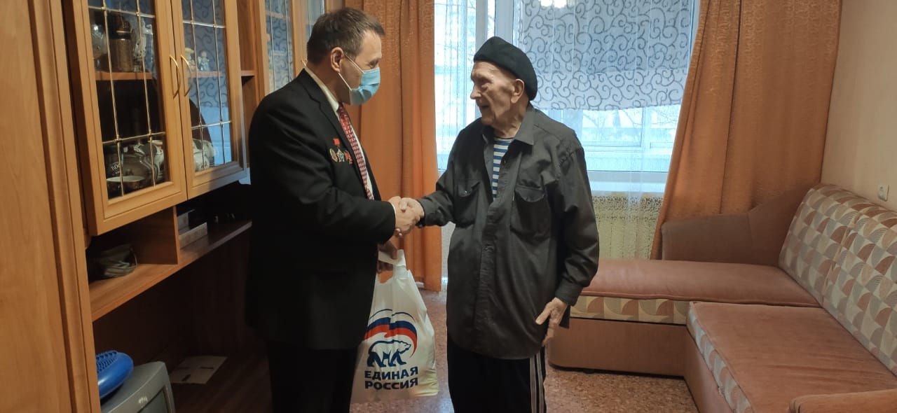 Алексей Альховик поздравил ветеранов Великой Отечественной войны с наступающим днем Победы!