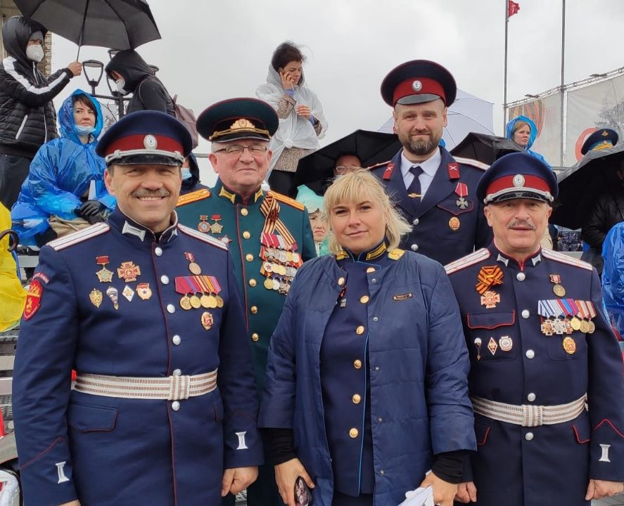 Тульские казаки и ветераны ВДВ на параде Победы в Туле