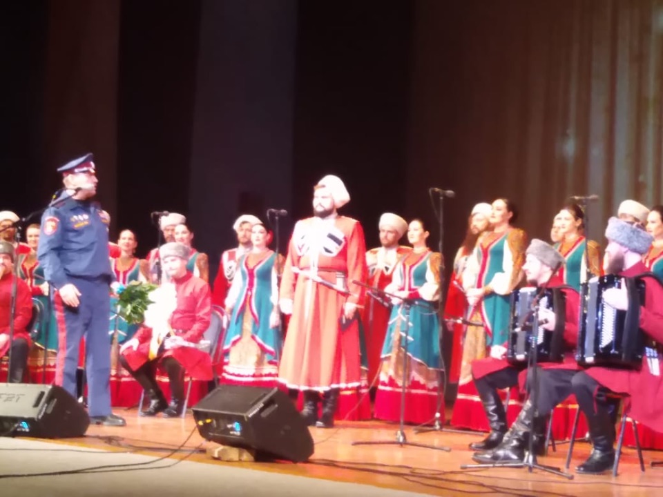Атаман Альховик поздравил Кубанский казачий хор