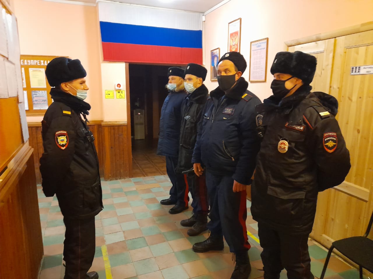 Тульские казаки содействуют полиции в охране общественного порядка в п.Плеханово.