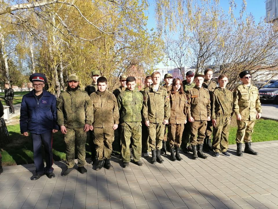 Тульские казаки охранют общественный порядок во время подготовки к Параду Победы в Туле.