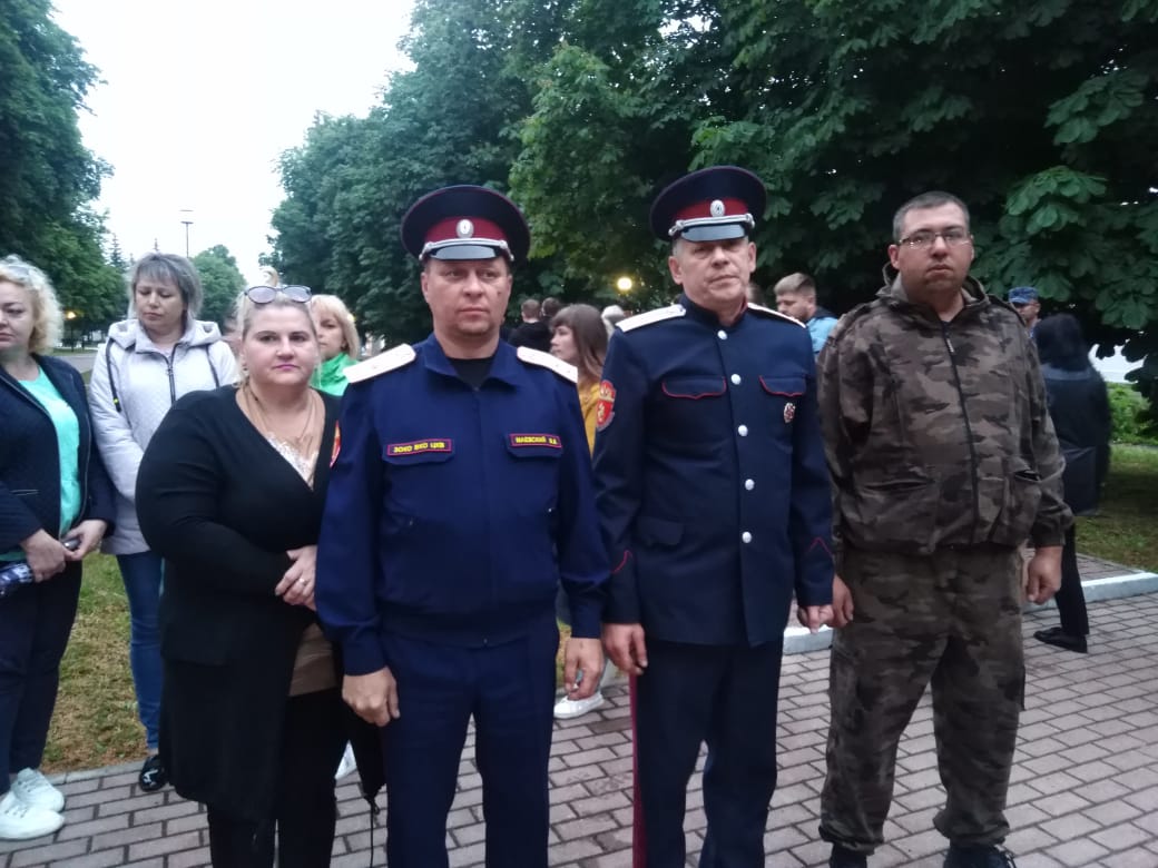 Казаки Донского казачьего общества приняли участие в мероприятии посвященном дню Памяти и Скорби  в г Донском.