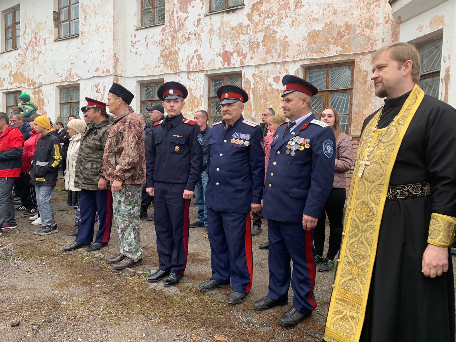 Казаки из Богородицка  приняли участие в отправке резервистов в армию
