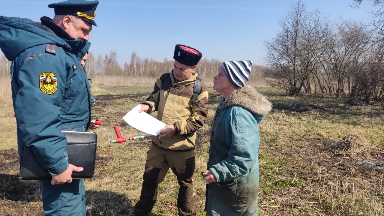 Тульские казаки и инспекторы МСР России спасают лесные массивы от пожаров
