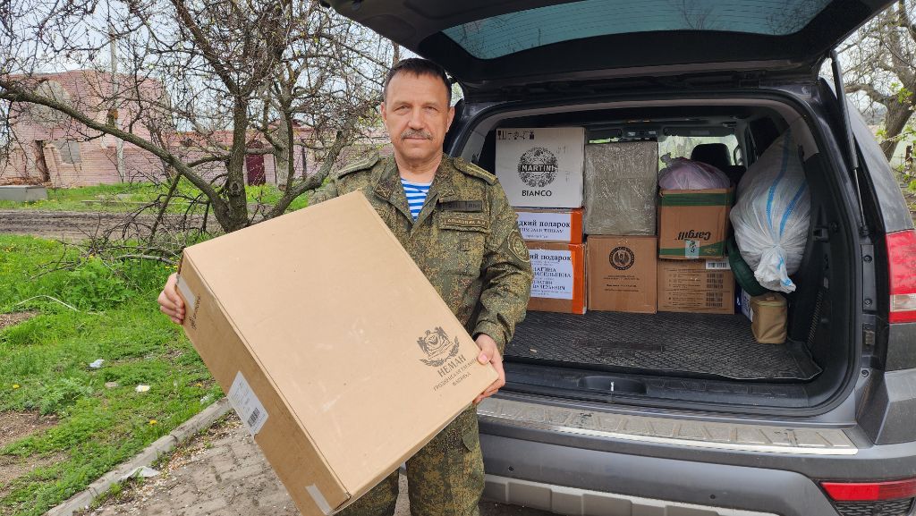 Предприниматели из Тулы доставили гуманитарную помощь тульским десантникам и казачьему подразделению в Луганскую народную республику.
