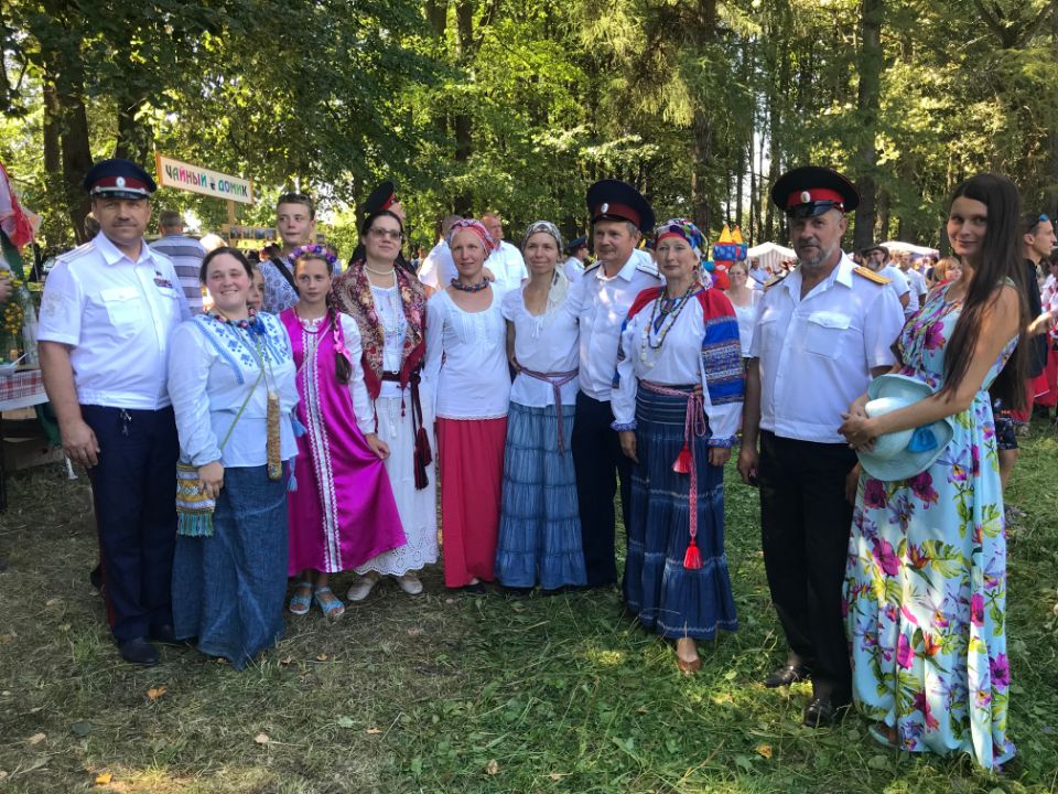 Атаман Альховик поздравил жителей села Богословское.